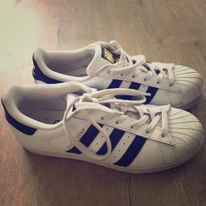 Adidas Superstar women’s size 7.5